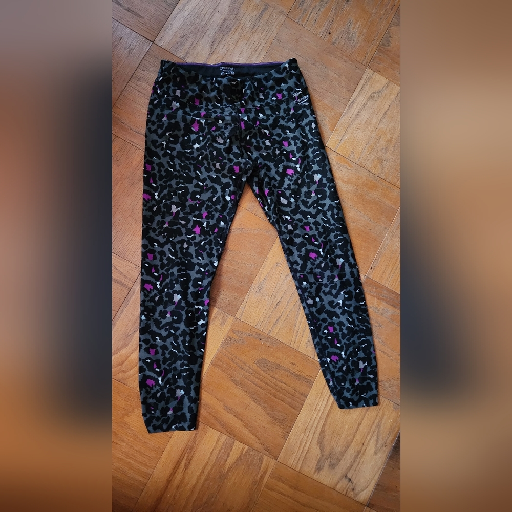 $60 calvin klein 7/8 length leopard print workout/running leggings M